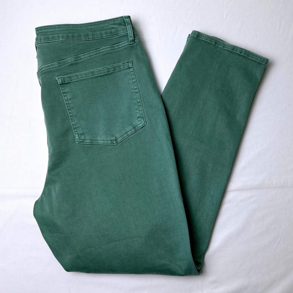 Chicos High Rise DefineMe Slim Leg Stretch Denim Jeans Size 2.5/14 Sage Green